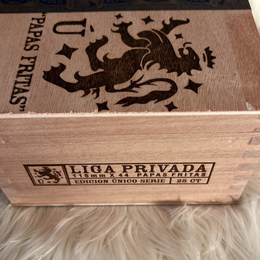 Papas Fritas cigar box. No cigars. Box only. - Picture 3 of 7